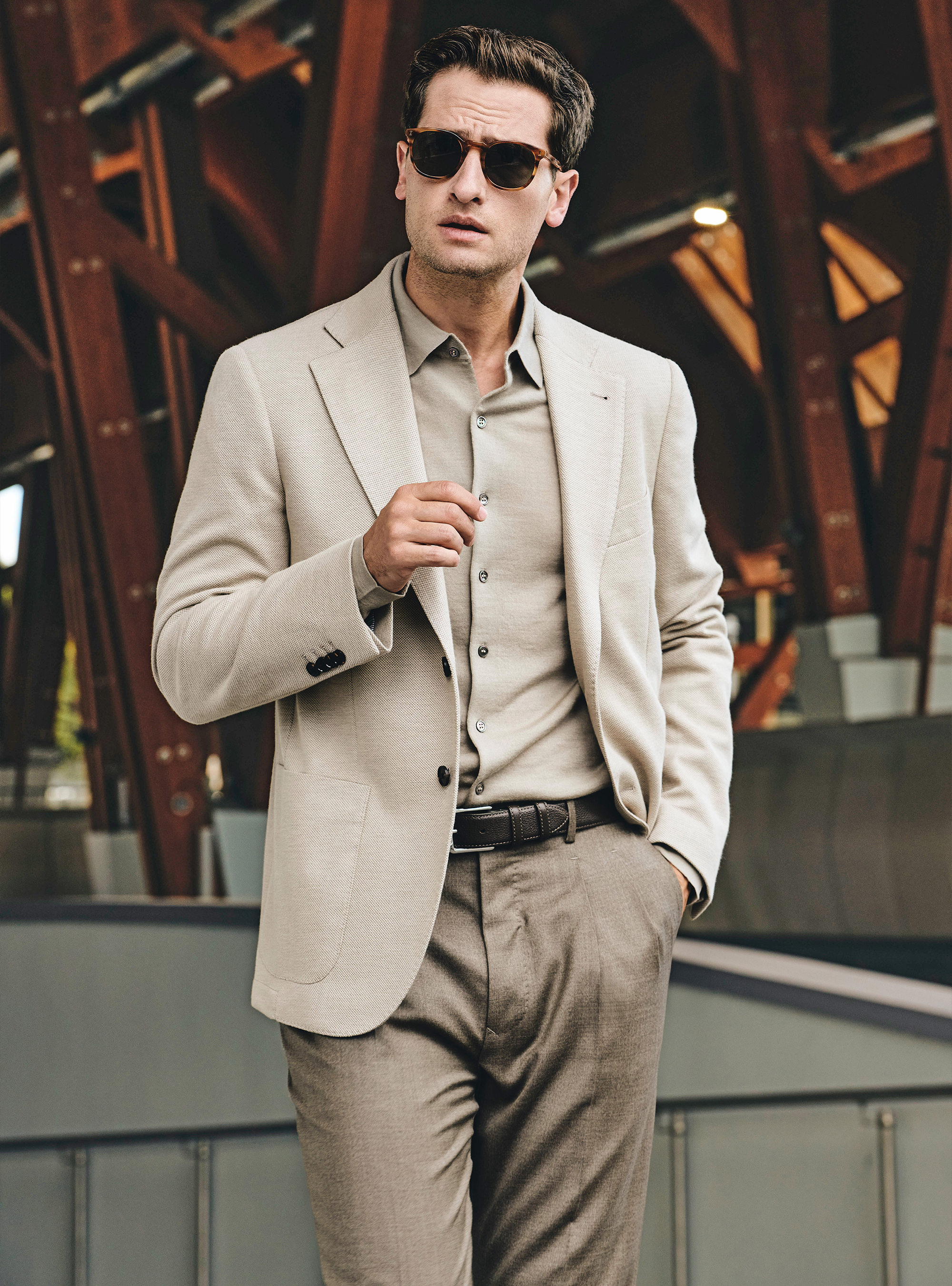 Back to office in casual chic style, 